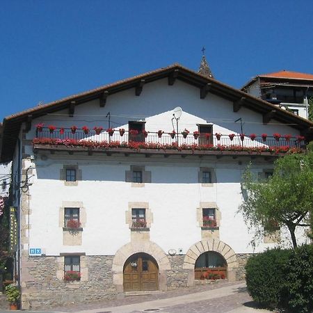 Hostal Ezkurra Екстер'єр фото